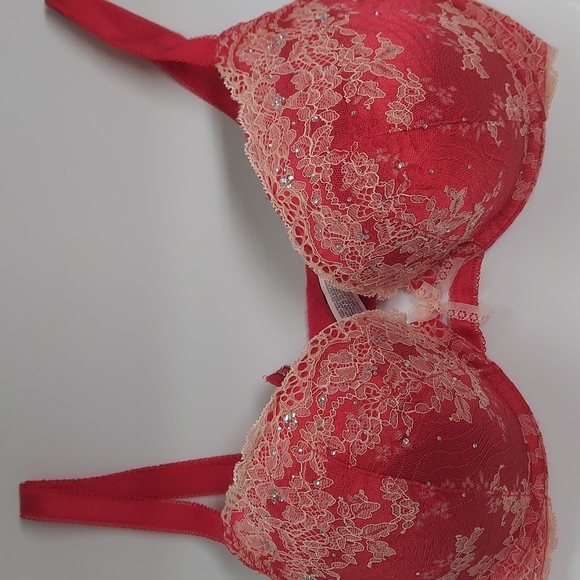 Victoria's Secret Other - Victoria Secrets Dream Angels Lace Embellished Push-up Bra 36D